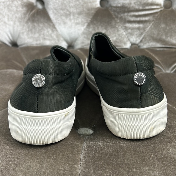 Steve Madden Gills shiny camo slip on shoes - Picture 4 of 7